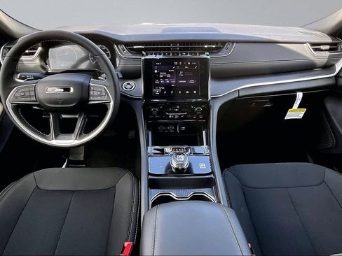 New 2026 Jeep Grand Cherokee L 4WD image 9