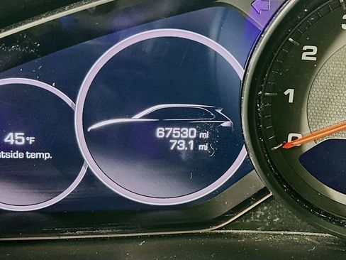 Used 2019 Porsche Cayenne image 16