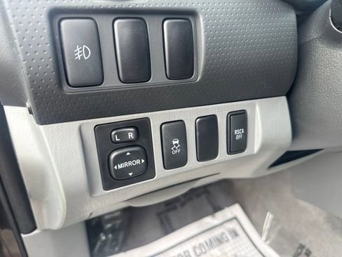 Used 2011 Toyota Tacoma 4x4 Double Cab w/ SR5 Pkg #2 image 16