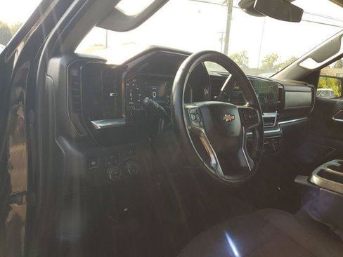 Used 2025 Chevrolet Silverado 1500 LT AWD/4WD image 15