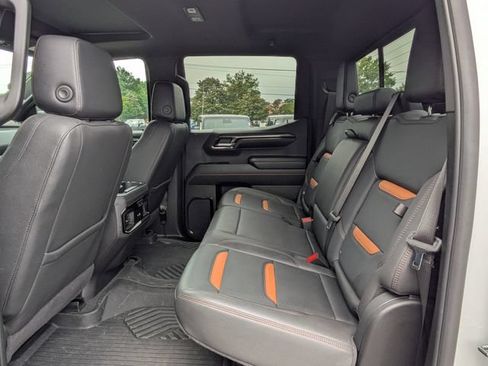 Used 2024 GMC Sierra 1500 AT4 w/ Technology Package AWD/4WD image 15