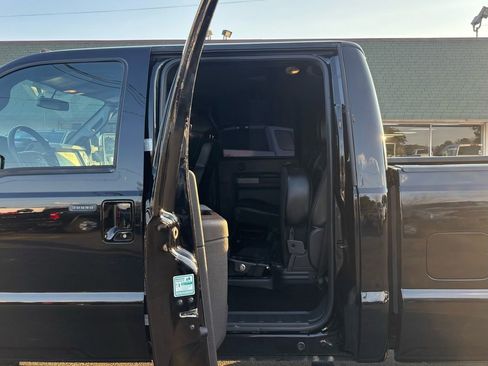 Used 2016 Ford F350 Lariat w/ Chrome Package image 23