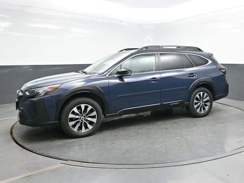 Used 2023 Subaru Outback Limited image 3