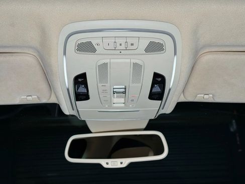 Used 2015 Audi A8 3.0T w/ Luxury Package image 31