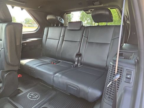 Used 2024 Toyota Sequoia Platinum AWD/4WD image 31