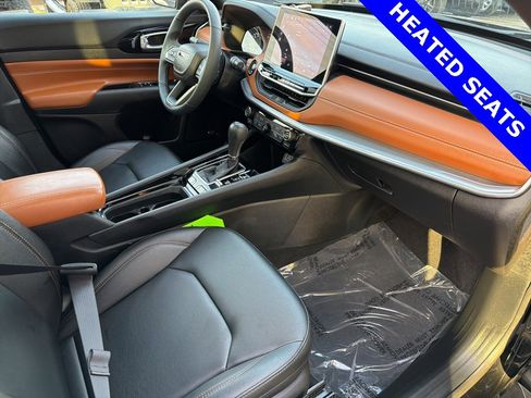 Certified 2024 Jeep Compass Limited w/ Sun and Sound Group image 23