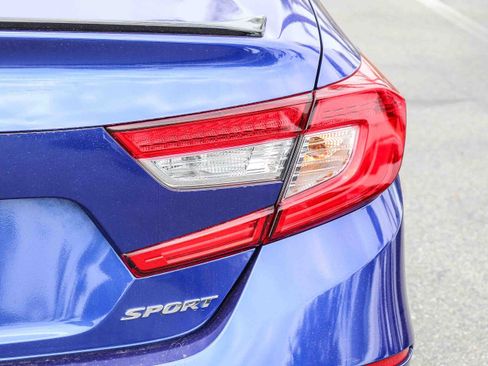 Used 2022 Honda Accord Sport image 8