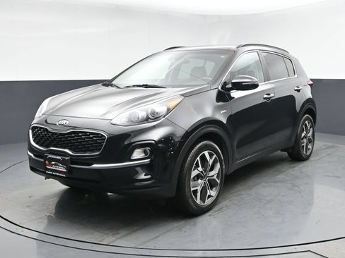 Used 2022 Kia Sportage EX AWD/4WD image 1