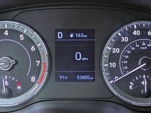 Used 2022 Hyundai Venue Limited w/ Cargo Package FWD image 11