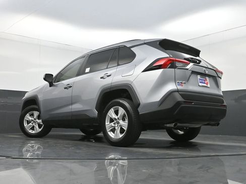 Used 2021 Toyota RAV4 XLE w/ Convenience Package FWD image 27