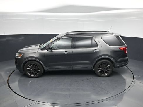 Used 2018 Ford Explorer XLT w/ Equipment Group 202A FWD image 42
