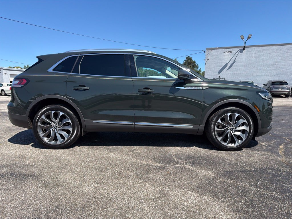 Used 2023 Lincoln Nautilus Reserve AWD/4WD image 6