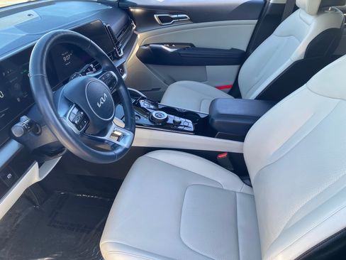 Certified 2023 Kia Sportage EX AWD/4WD image 17