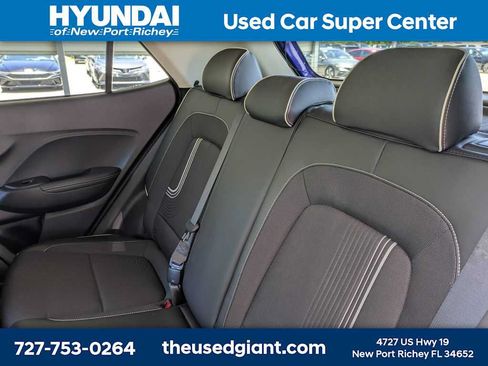 Certified 2022 Hyundai Venue Limited FWD image 14