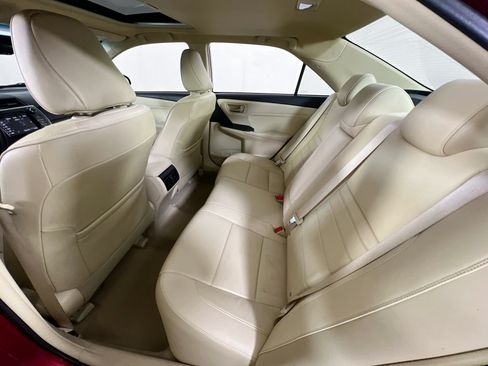 Used 2016 Toyota Camry XLE w/ Moonroof Package FWD image 24