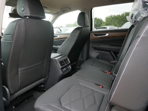 New 2026 Volkswagen Atlas SE image 6