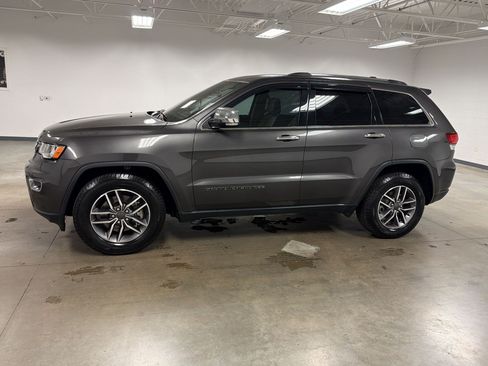 Used 2021 Jeep Grand Cherokee Limited RWD image 2