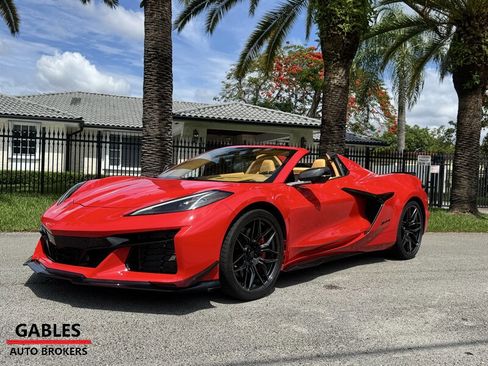Used 2024 Chevrolet Corvette Z06 w/ Stealth Interior Trim Package RWD image 2