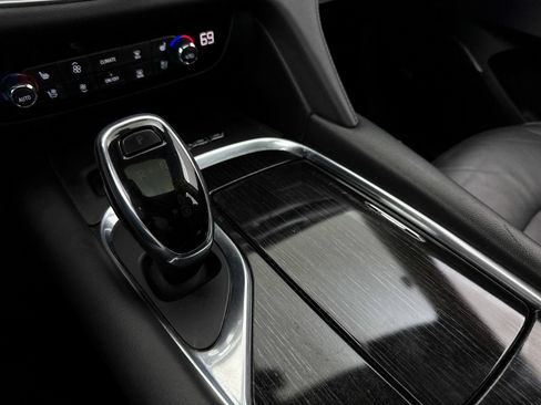 Used 2019 Buick Enclave Avenir w/ Avenir Technology Package FWD image 26