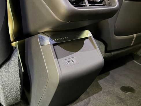 Certified 2024 Cadillac Lyriq Luxury RWD image 39