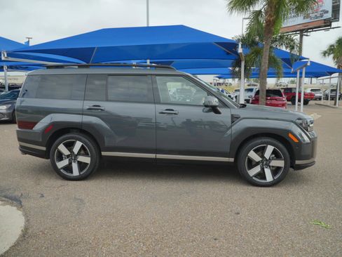 Used 2024 Hyundai Santa Fe Limited FWD image 4