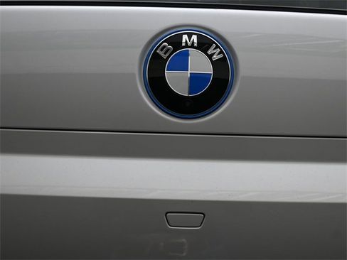 New 2026 BMW 750e xDrive w/ Premium Package image 14