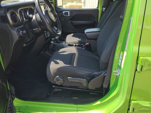 Used 2018 Jeep Wrangler Unlimited Sport S AWD/4WD image 18