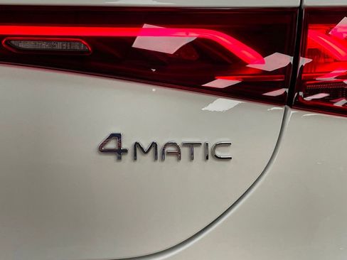 Used 2023 Mercedes-Benz EQE 500 4MATIC Sedan image 10