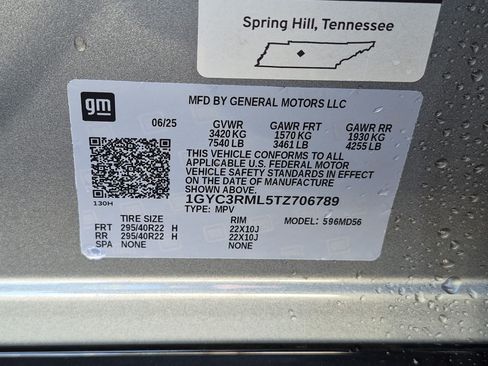 Used 2026 Cadillac Vistiq Platinum w/ LPO, Floor Liner Package AWD/4WD image 32