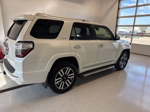 Used 2021 Toyota 4Runner Limited image 10