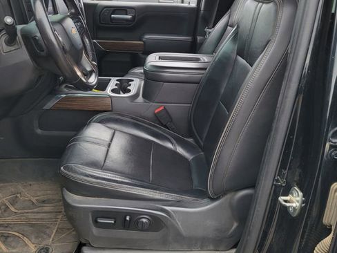 Used 2020 Chevrolet Silverado 1500 High Country w/ Technology Package AWD/4WD image 9
