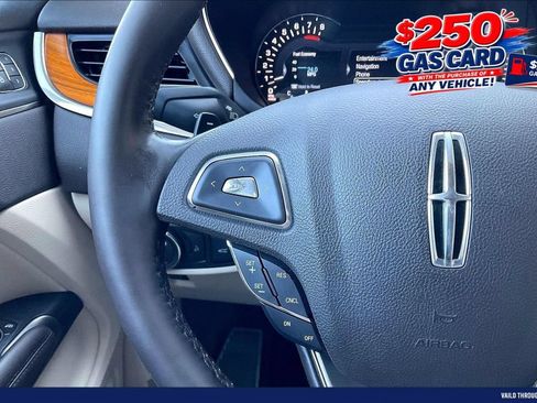 Used 2017 Lincoln MKC Select w/ Select Plus Package AWD/4WD image 18