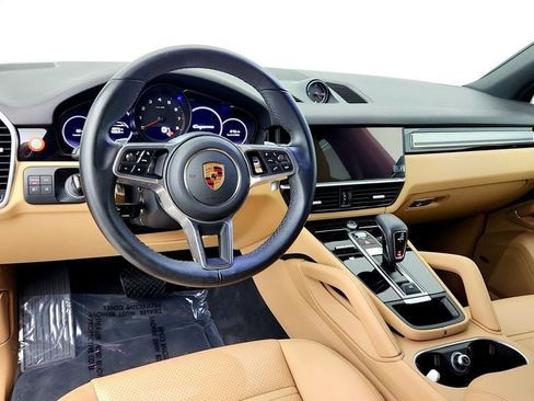 Used 2022 Porsche Cayenne Platinum Edition AWD/4WD image 13