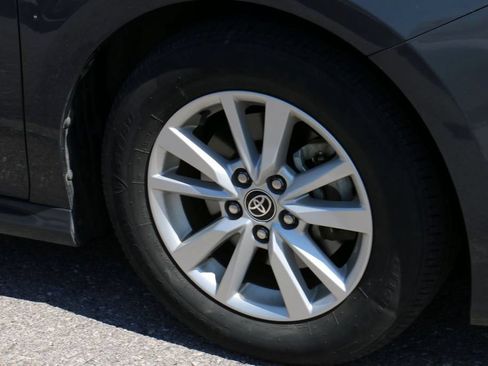 Used 2025 Toyota Camry LE FWD image 5