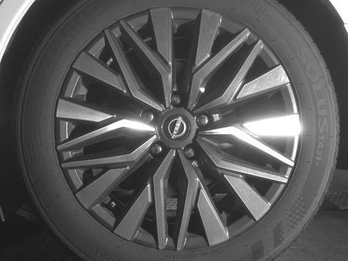 Used 2025 Nissan Altima 2.5 SV image 14