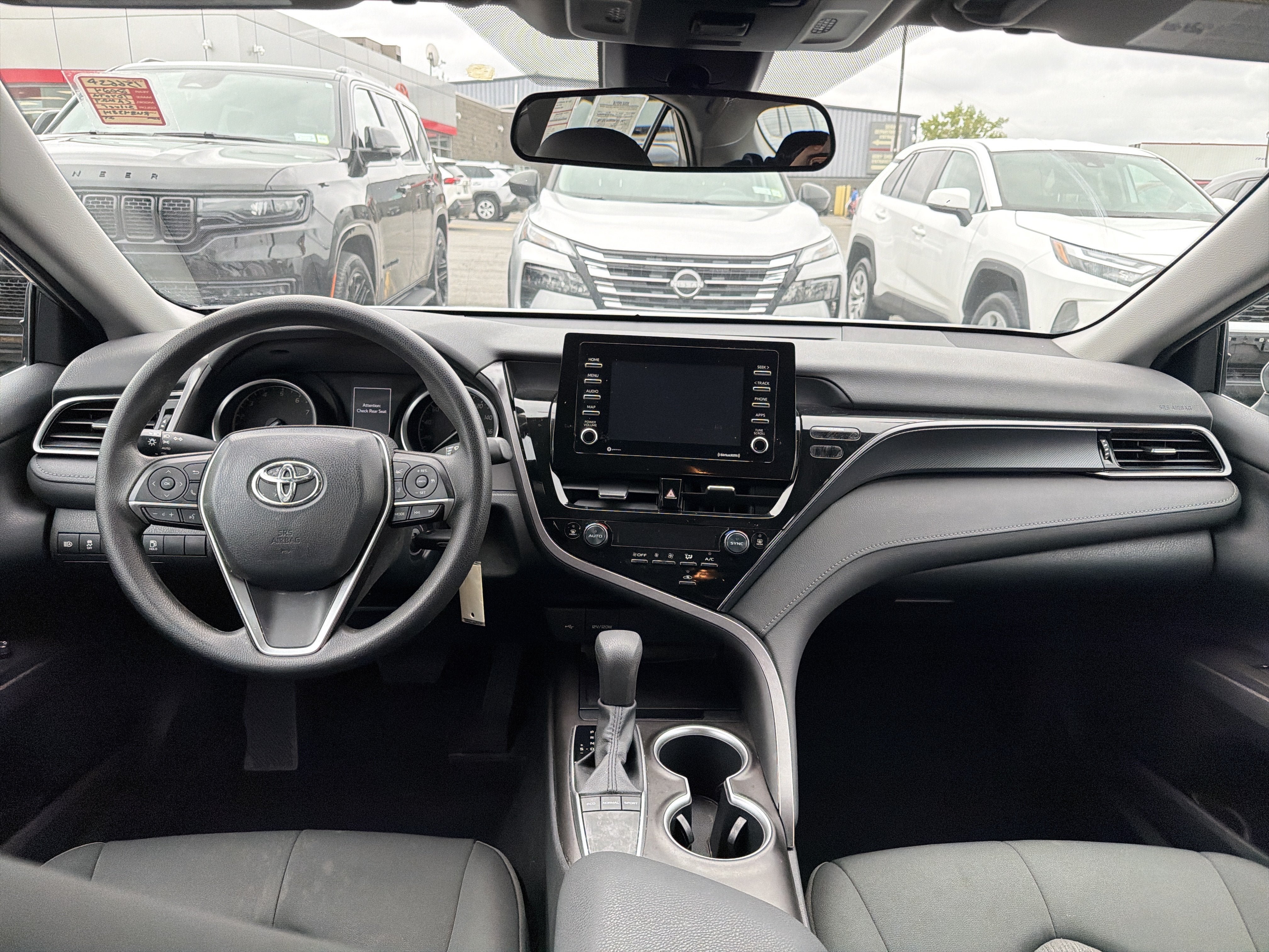Used 2024 Toyota Camry LE FWD image 10