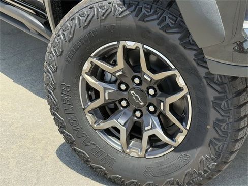 New 2025 Chevrolet Colorado ZR2 w/ Technology Package image 11