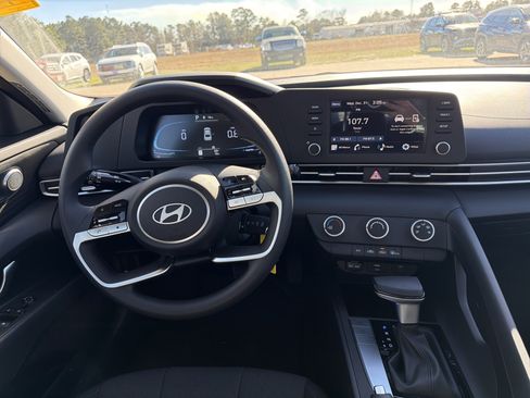 New 2026 Hyundai Elantra SE w/ Cargo Package image 9