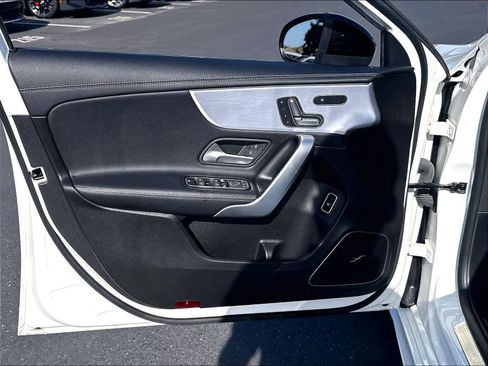 Used 2019 Mercedes-Benz A 220 image 23