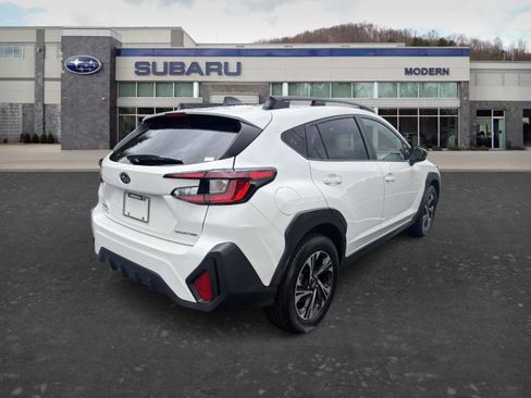 Used 2024 Subaru Crosstrek 2.0i Premium w/ Crosstrek Mirror Package AWD/4WD image 5