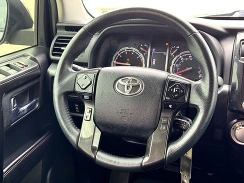 Used 2020 Toyota 4Runner TRD Off-Road image 21