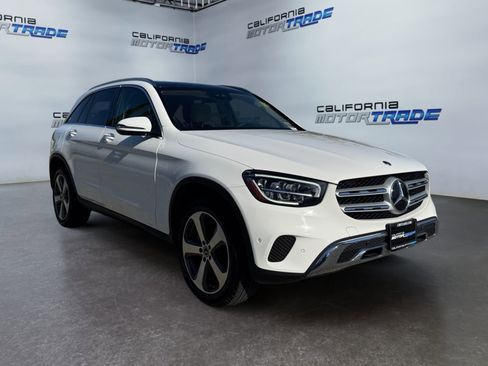 Used 2022 Mercedes-Benz GLC 300 w/ Premium Package Lite image 3