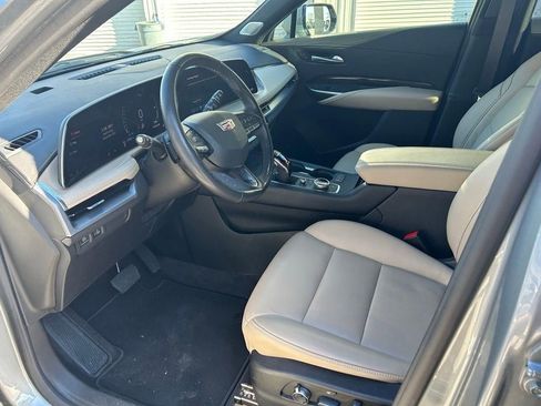 Used 2024 Cadillac XT4 Premium Luxury image 11