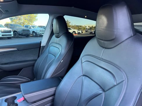 Used 2025 Tesla Model Y Long Range RWD image 26