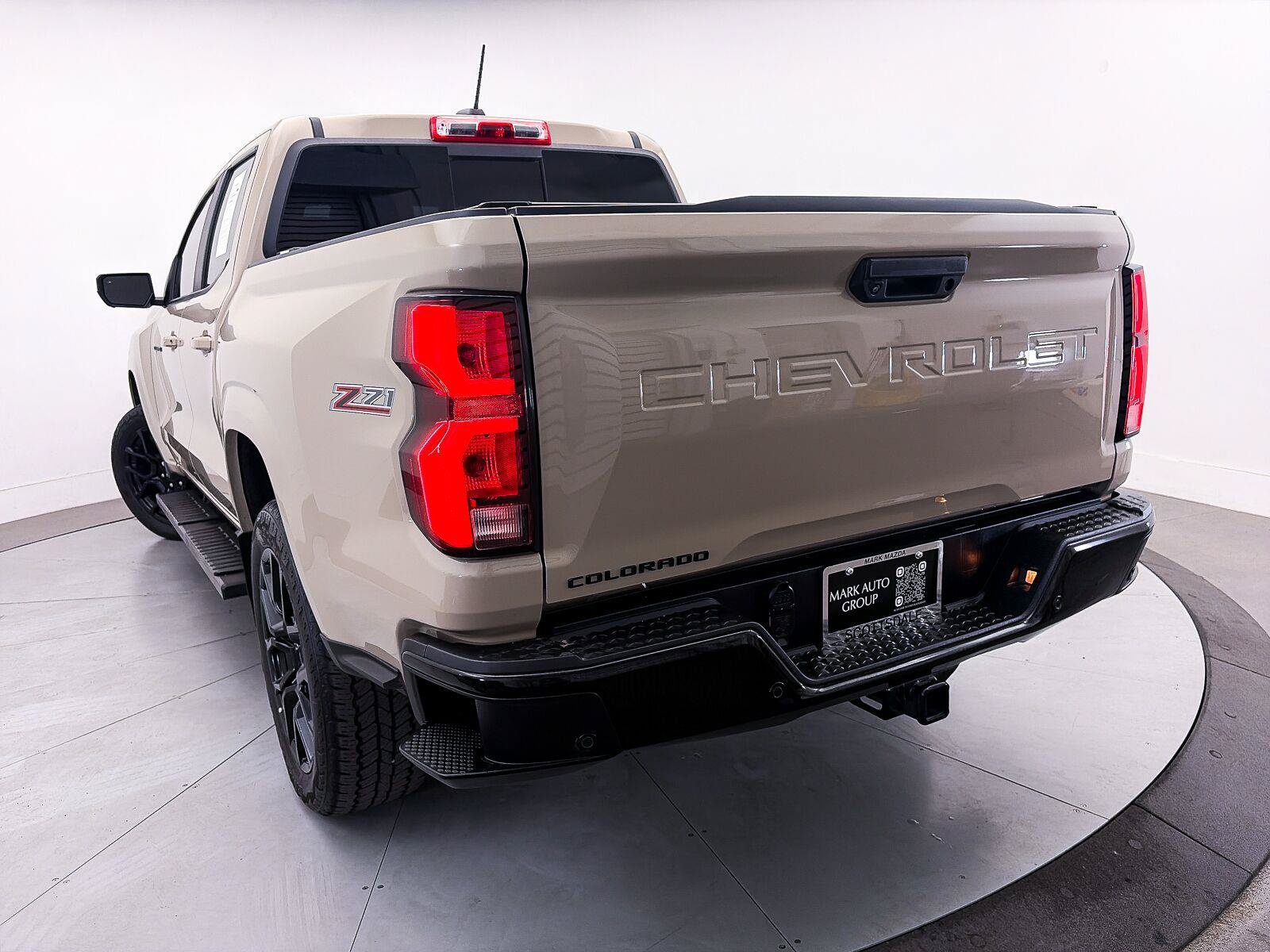 Used 2024 Chevrolet Colorado Z71 w/ LPO, Dark Essentials Package AWD/4WD image 4