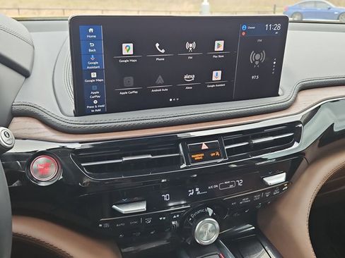 Used 2025 Acura MDX SH-AWD w/ Advance Package image 15