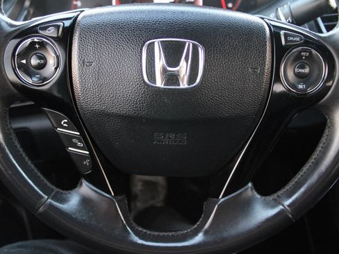 Used 2017 Honda Accord Sport image 14