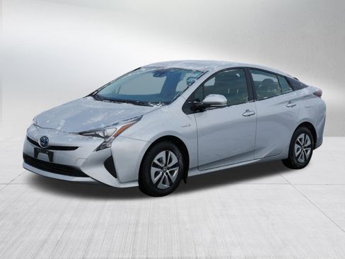 Used 2017 Toyota Prius Two image 3
