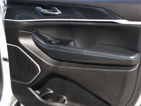 Used 2022 Jeep Grand Cherokee Trailhawk image 18