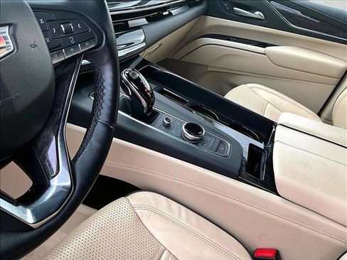 Used 2023 Cadillac Escalade Premium Luxury w/ Performance Package AWD/4WD image 15